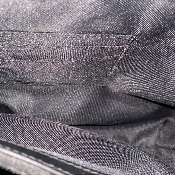 Purse - Picture 7 of 9